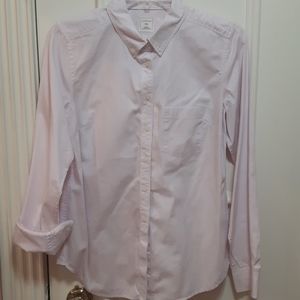 🛍️ Gap buttoned down boyfriend shirt